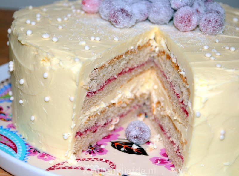 Witte chocoladetaart met gesuikerde cranberry's Witte chocoladetaart met gesuikerde cranberry's