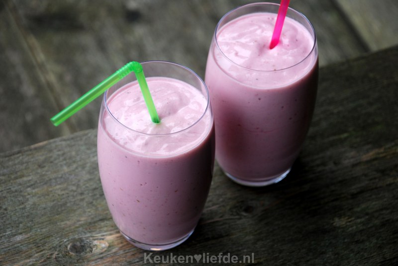 Romige smoothie met kwark en frambozen