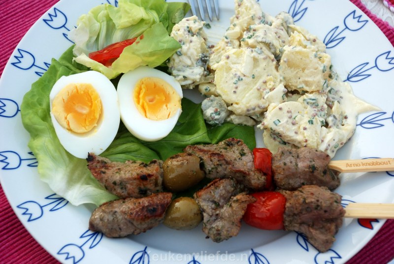 Duitse aardappelsalade met slagroom Duitse aardappelsalade met slagroom