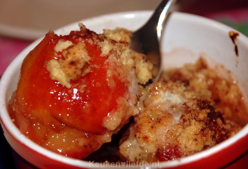 Pruimen crumble met kaneel en amaretto Pruimen crumble met kaneel en amaretto