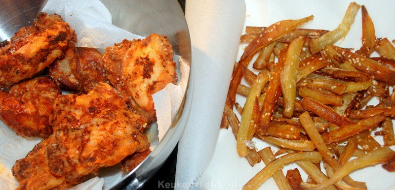 Zoete aardappelfriet met pittige blauwe-kaasdip Zoete aardappelfriet met pittige blauwe-kaasdip