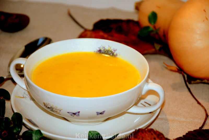 Pompoensoep uit kinderkookboek 'Op kookavontuur' Pompoensoep uit kinderkookboek 'Op kookavontuur'