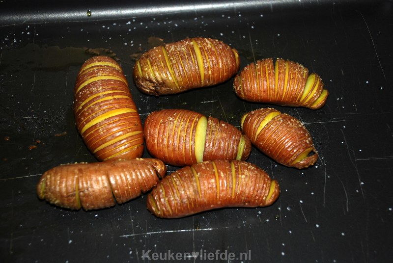 Aardappelwaaiers met kerrieolie Aardappelwaaiers met kerrieolie
