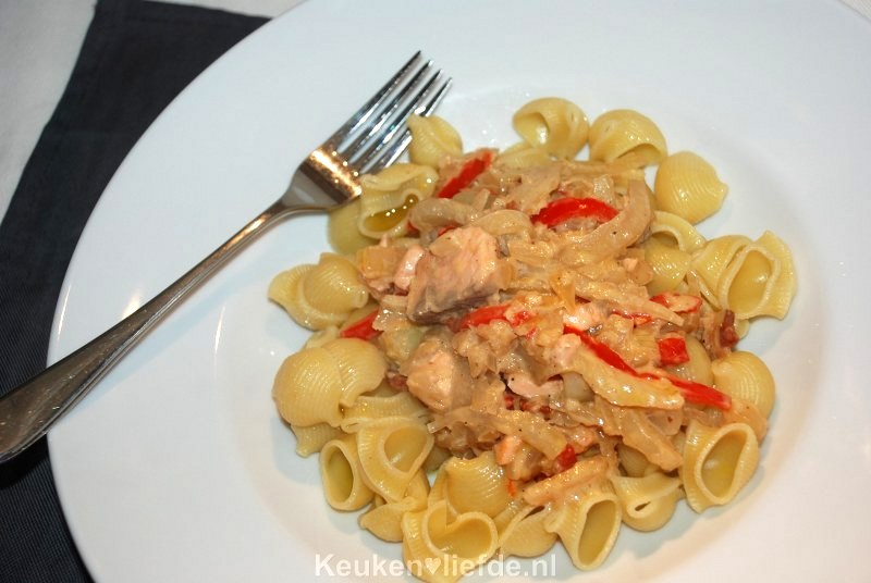 Pipe rigate met zalm en venkel Pipe rigate met zalm en venkel