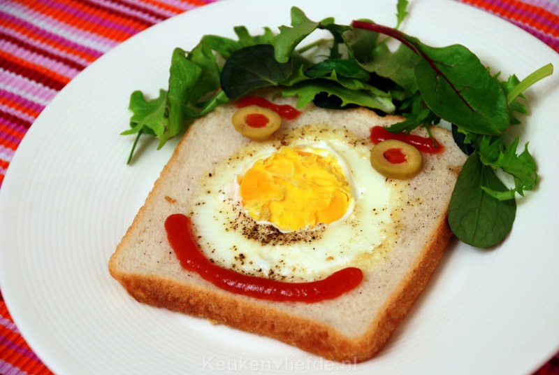 Gebakken broodje ei - Meneertje brood Gebakken broodje ei - Meneertje brood
