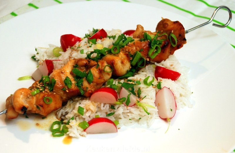 Honing-limoen kipspiesjes met kokosrijst Honing-limoen kipspiesjes met kokosrijst