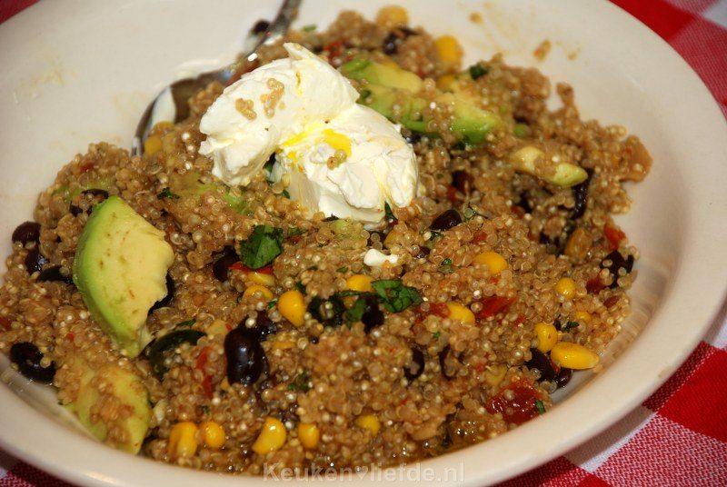 Mexicaanse quinoa - makkelijk eenpansgerecht! Mexicaanse quinoa - makkelijk eenpansgerecht!