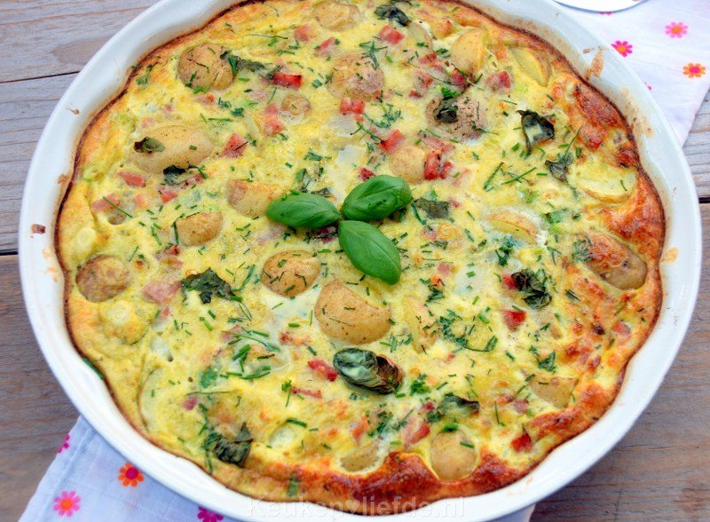 Italiaanse frittata met witte asperges