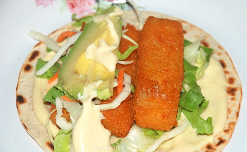 Tortilla wraps met krokante vissticks Tortilla wraps met krokante vissticks
