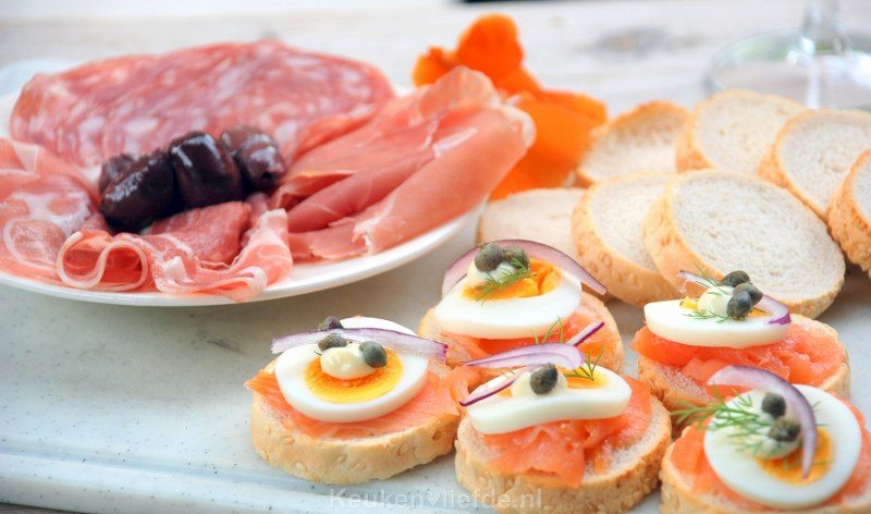 Snelle tapasschotel als lunch of borrelhapje Snelle tapasschotel als lunch of borrelhapje