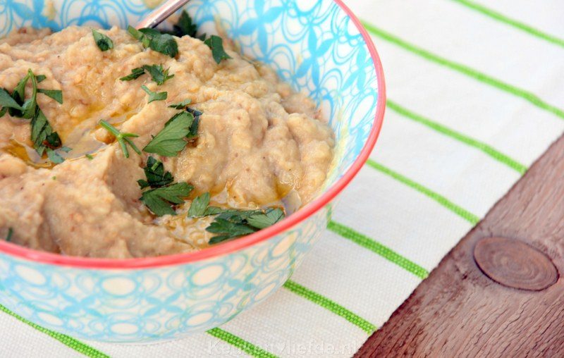 Baba ganoush - vegetarische aubergine-dip Baba ganoush - vegetarische aubergine-dip