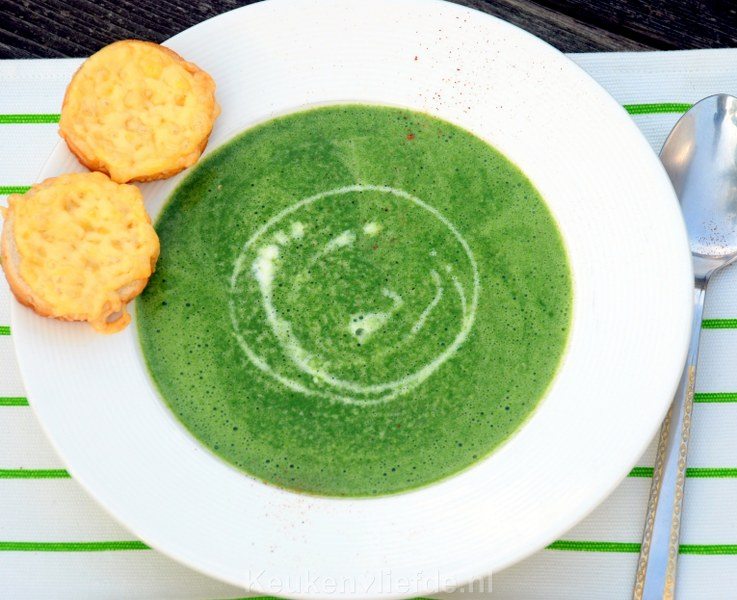 Spinaziesoep met kaascrostini Spinaziesoep met kaascrostini