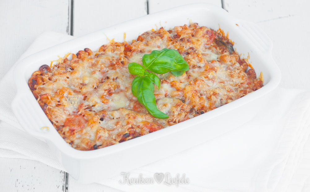 Macaroni-ovenschotel met mozzarella en courgette