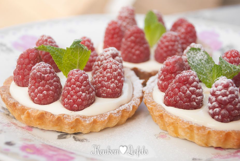 Lemoncurd gebakjes met frambozen