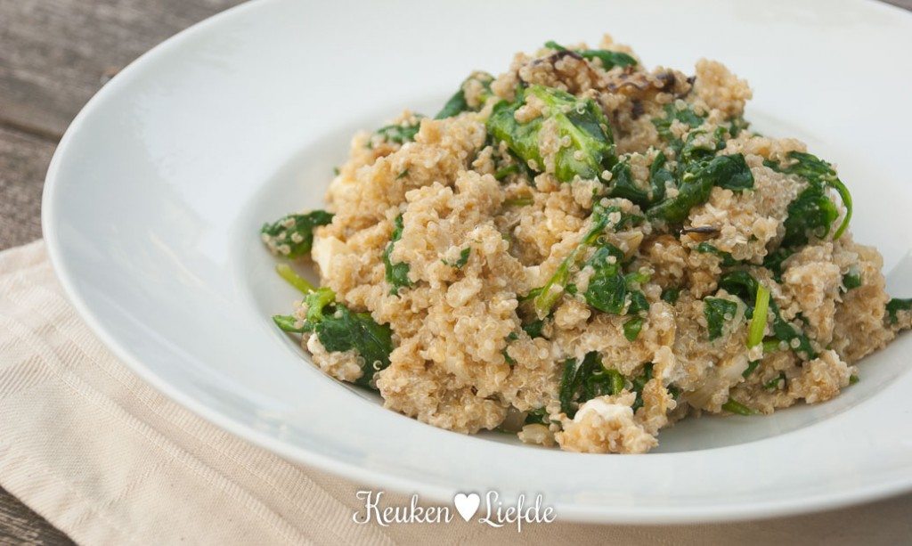Lekker Snel: quinoasalade met aubergine en feta Lekker Snel: quinoasalade met aubergine en feta