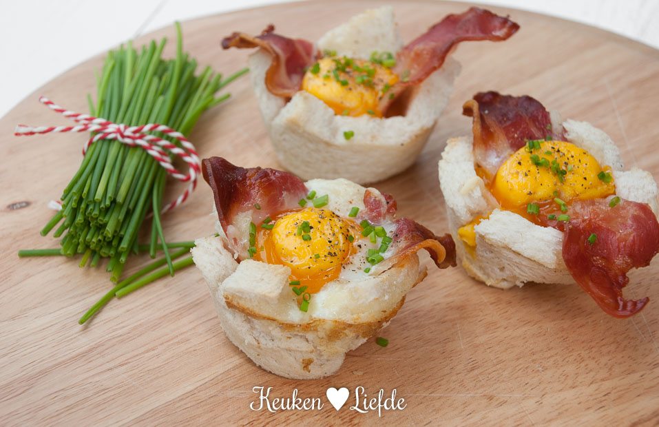 Broodbakjes met ei en spek