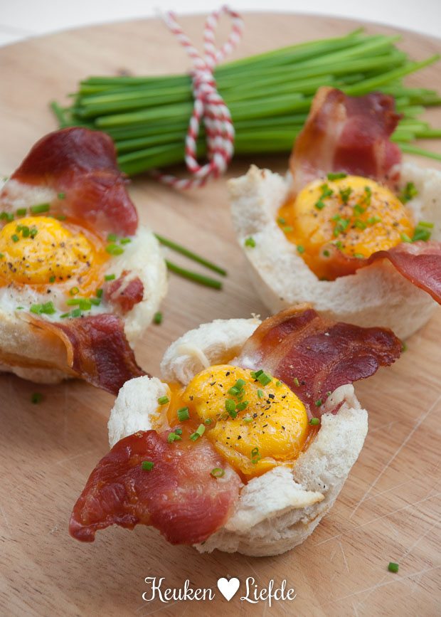 Broodbakjes met ei en spek-4853