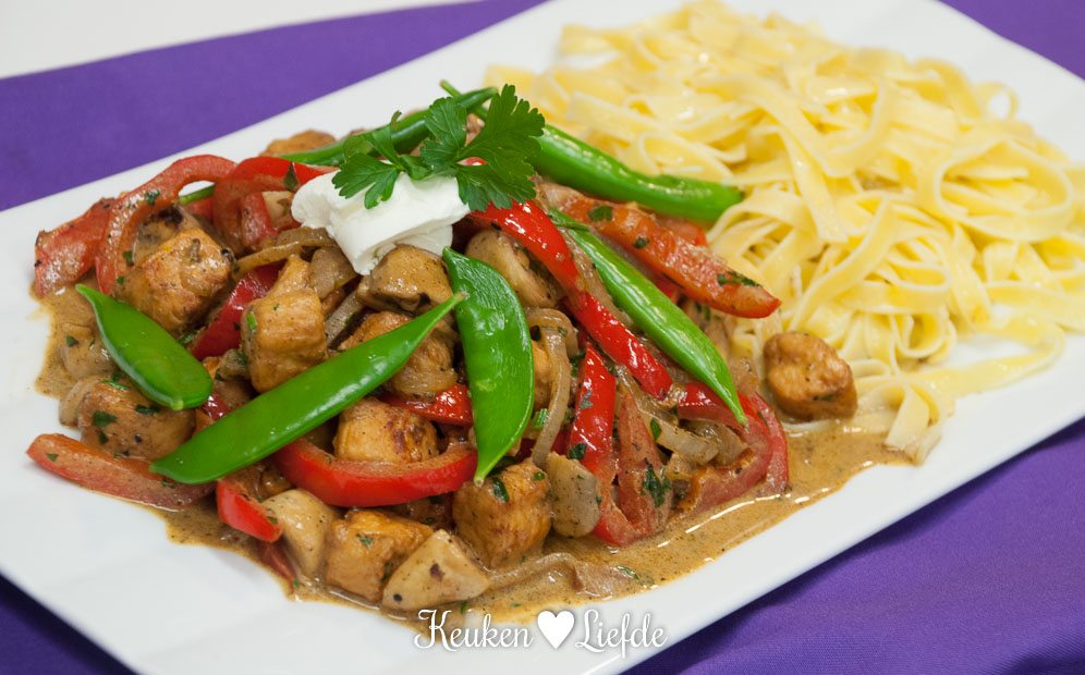 Stroganoff met Valess en tagliatelle Stroganoff met Valess en tagliatelle