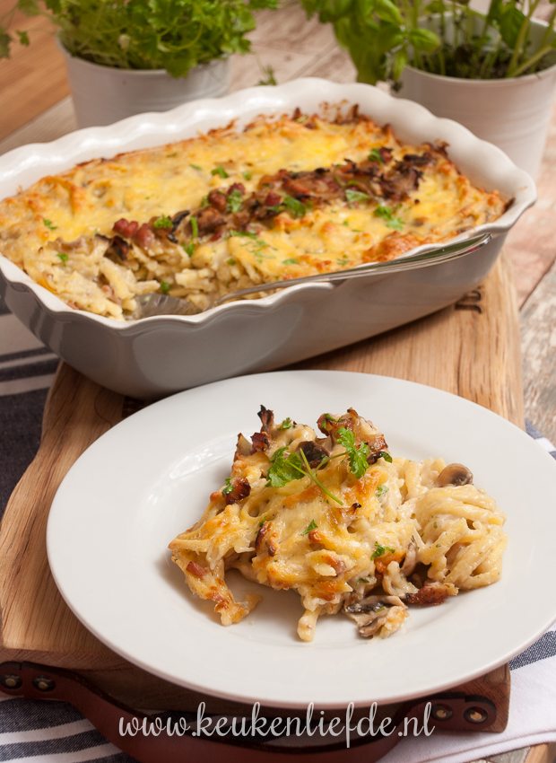 Spätzle-ovenschotel met spek en champignons Spätzle-ovenschotel met spek en champignons