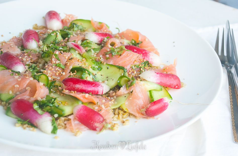 Slank & Snel: Freekeh-salade met gerookte zalm