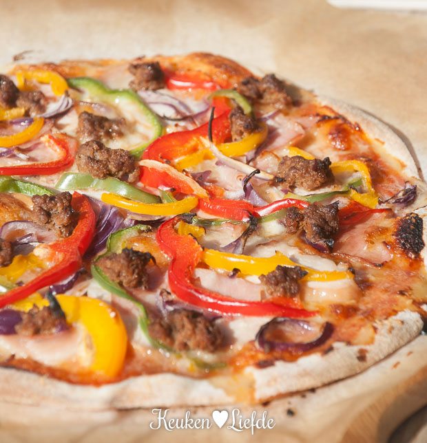 Mieks Special: pizza BBQ mixed-grill