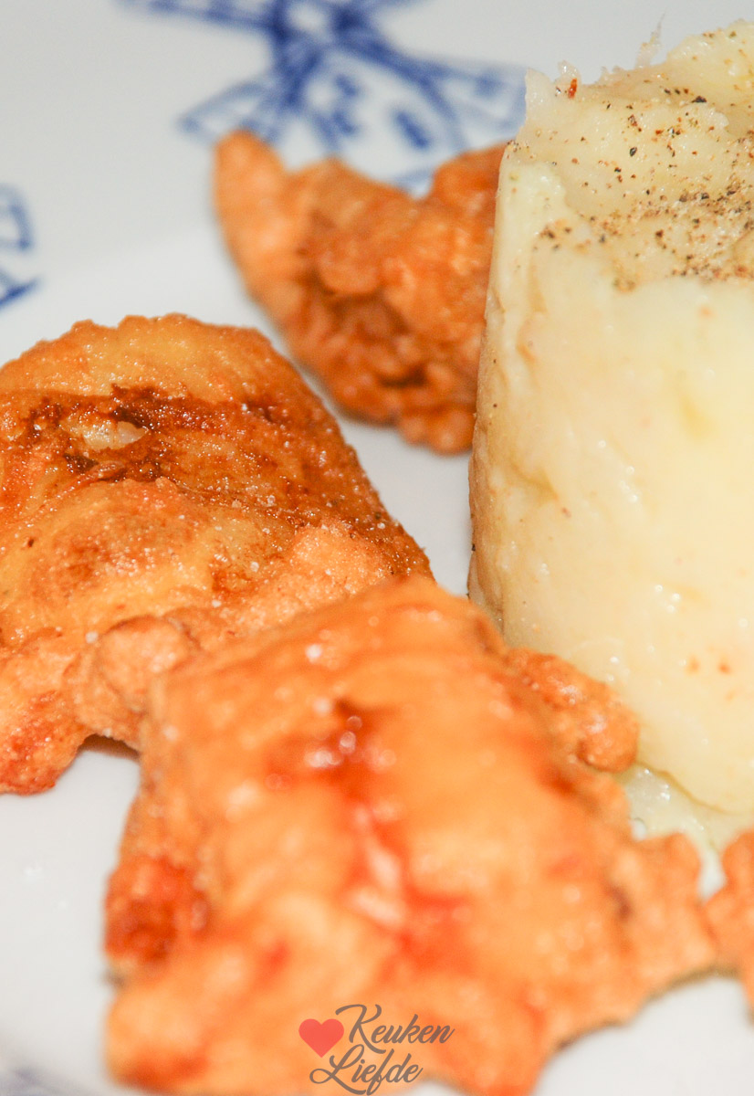 Knolselderijpuree met gebakken vis (kibbeling)