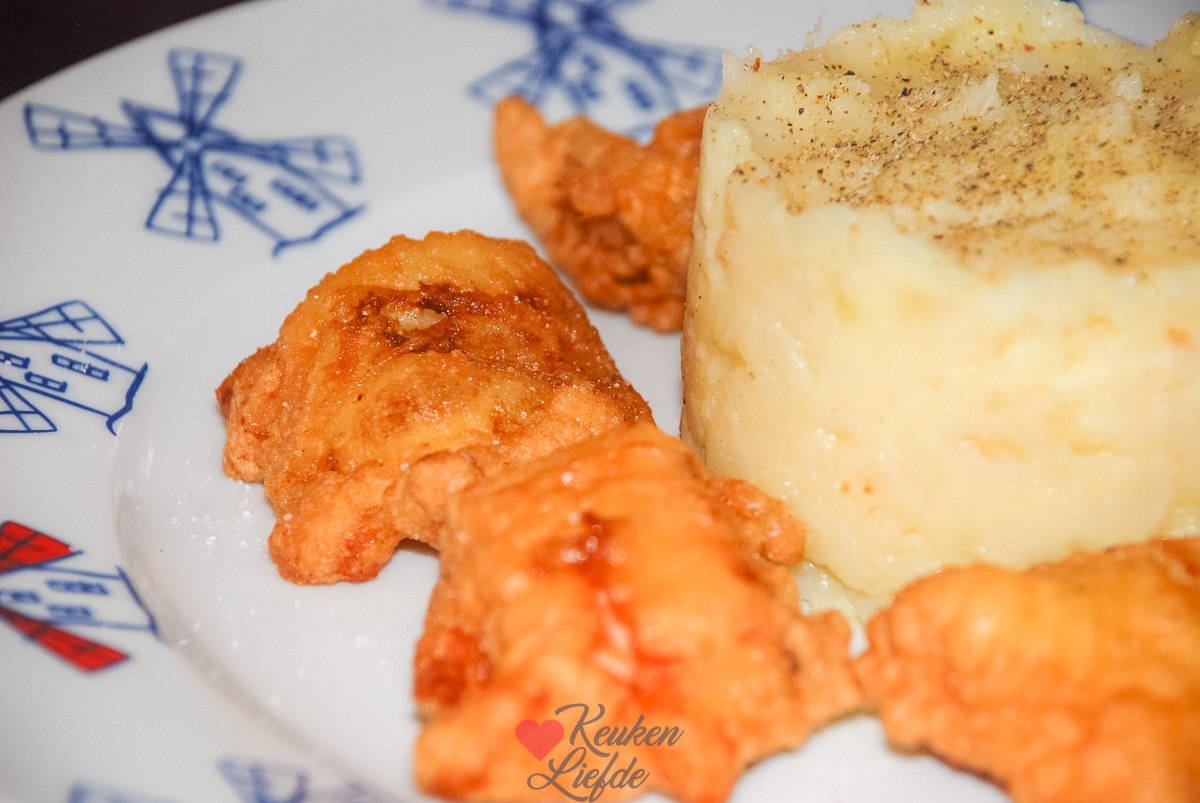 Knolselderijpuree met gebakken vis (kibbeling)