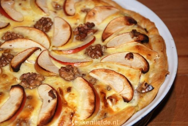 Quiche met brie, appel en walnoten