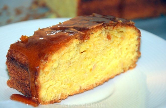 Sinaasappelcake met zoete siroop