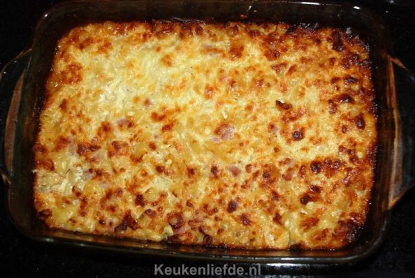 Macaroni ovenschotel met ham en kaas