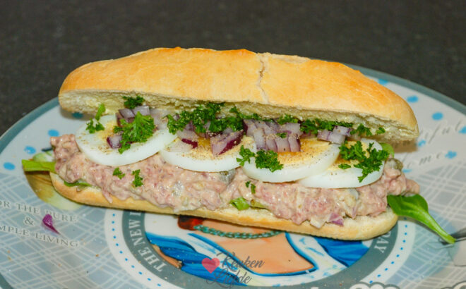 Broodje met zelfgemaakte filet americain