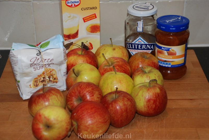 Ingrediënten voor de appelkruimeltaart van het bakblik