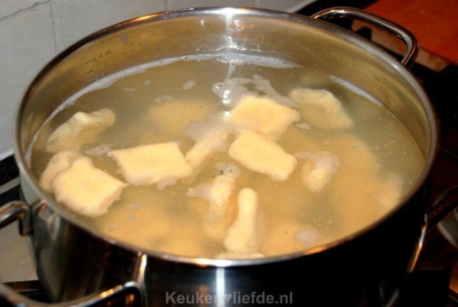 Kook de gnocchi gaar