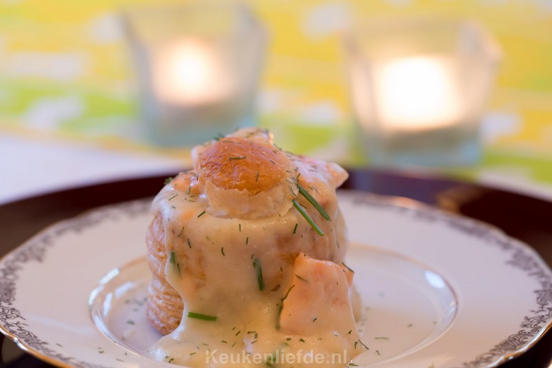 Pasteitjes met zalmragout