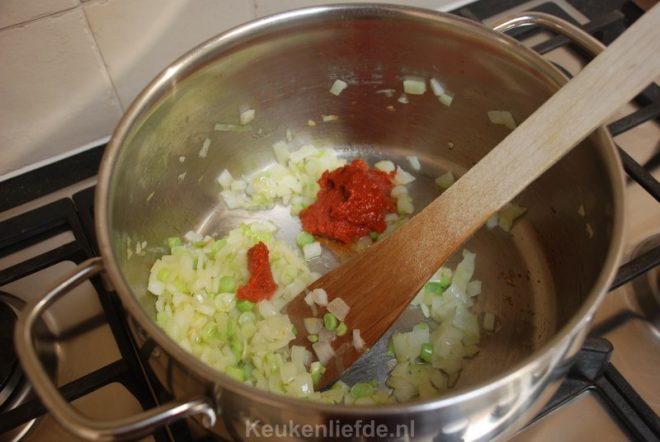 Fruit de ui, knoflook en currypasta