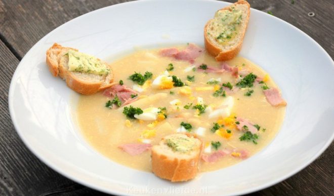 Aspergesoep met ham en ei