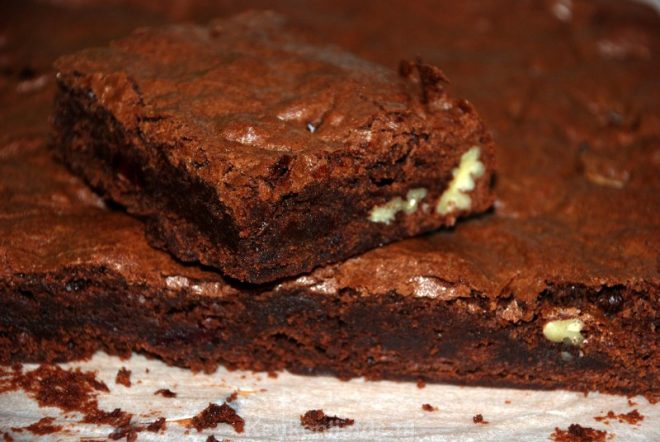 Brownie met noten en cranberries