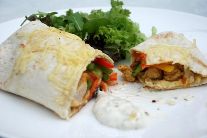 Gevulde tortilla wraps met paprika en kip