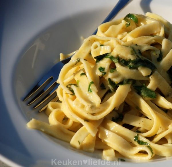 Tagliatelle met citroen-botersaus
