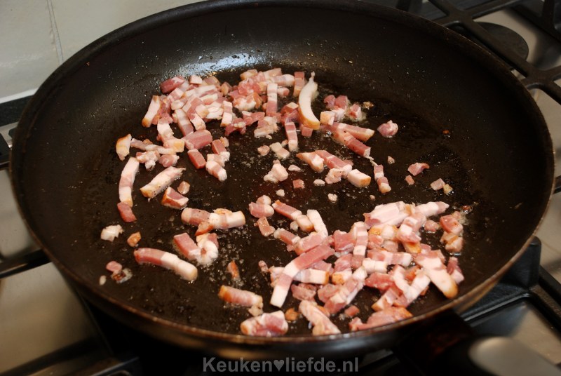 Gesmoorde prei in spek-roomsaus