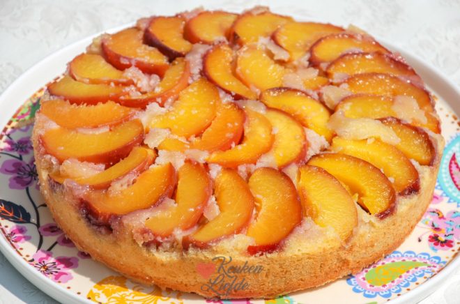 Zomerse perzikcake
