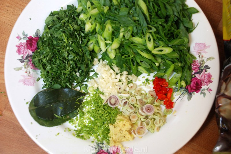 Thaise mosselen met lente-ui en koriandernoedels Thaise mosselen met lente-ui en koriandernoedels