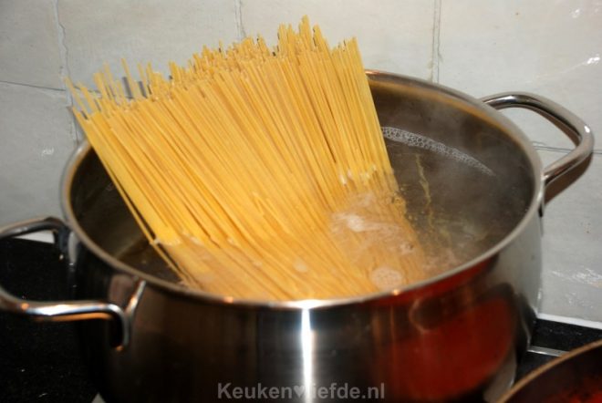 Spaghetti koken