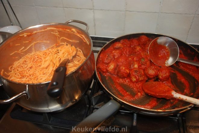 Mengen en serveren