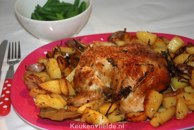 Gebraden hele kip uit de oven met aardappels