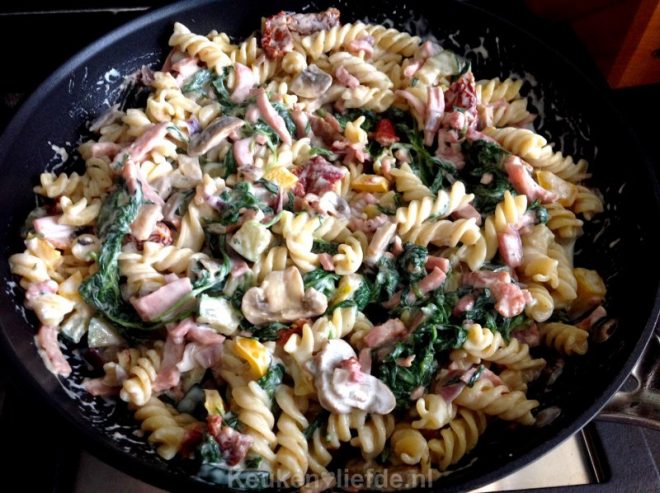 Pasta met spinazie en boursin saus van Marian