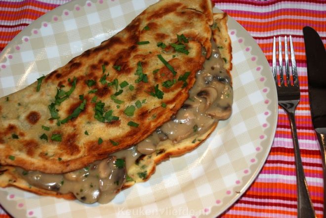 Pannenkoek met champignonragout