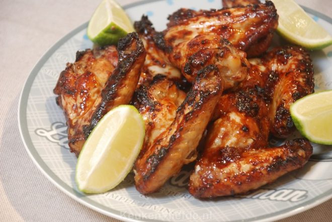 Kippenvleugels in sojasaus-gembermarinade