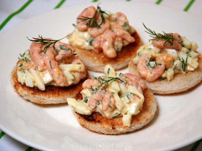 Romige garnalensalade met ei en dille