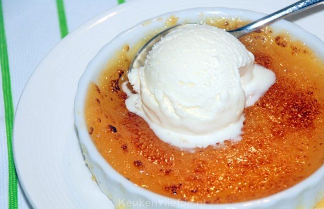 Bitterzoete citroenpudding uit de oven